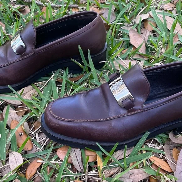 Gucci GG Leather Loafers - Picture 9 of 9